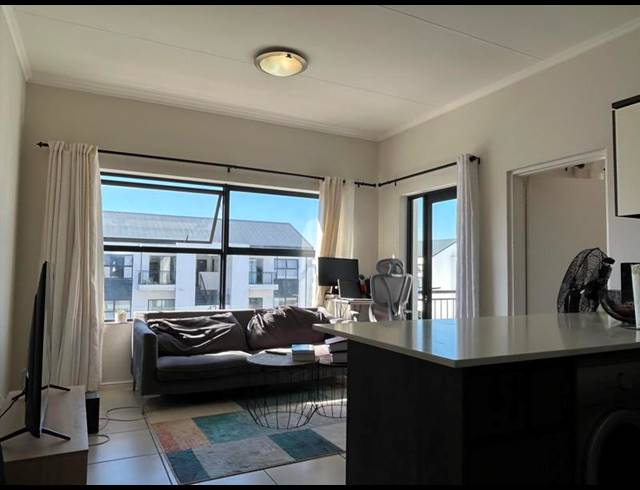 1 BEDROOM APARTMENT FOR SALE IN SANDOWN